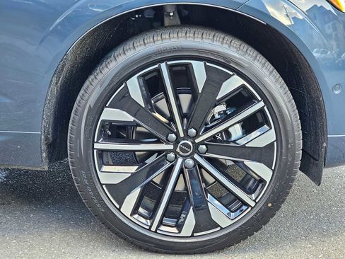 New 2026 Volvo XC60 B5 Ultra w/ Protection Package Premier image 9