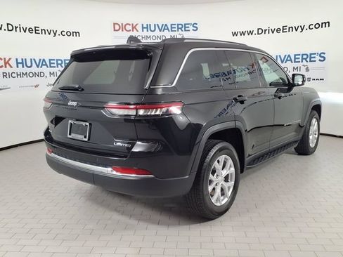 Used 2023 Jeep Grand Cherokee Limited AWD/4WD image 4