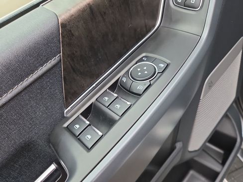 Used 2023 Ford F150 Lariat w/ Trailer Tow Package image 26