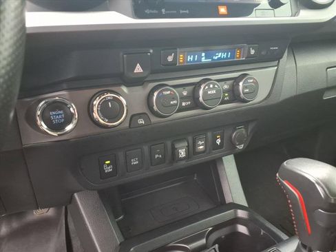 Used 2019 Toyota Tacoma TRD Off-Road image 27