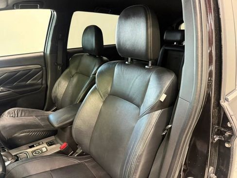 Used 2019 Mitsubishi Outlander SEL image 22