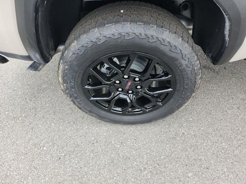 New 2026 GMC Canyon AT4 image 5