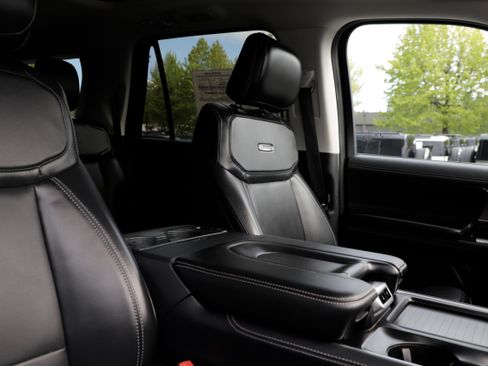 Used 2025 Ford Expedition Max Platinum AWD/4WD image 11