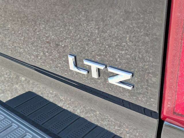 Used 2025 Chevrolet Silverado 1500 LTZ w/ LTZ Premium Package AWD/4WD image 5