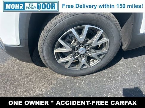 Used 2023 GMC Acadia SLT image 9