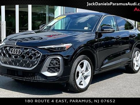 Used 2025 Audi Q5 Premium Plus w/ Premium Plus AWD/4WD image 1