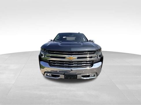 Used 2021 Chevrolet Silverado 1500 LTZ w/ LTZ Premium Package AWD/4WD image 3