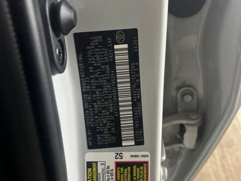 Used 2024 Toyota Camry SE w/ Convenience Package FWD image 6