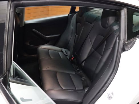 Used 2023 Tesla Model 3 Standard Range image 33