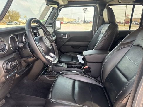 Used 2021 Jeep Wrangler Unlimited Sahara image 14