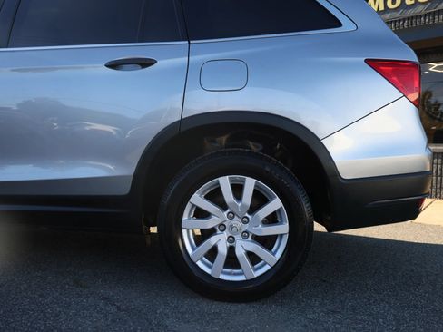 Used 2019 Honda Pilot LX image 10