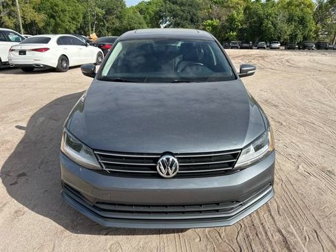 Used 2017 Volkswagen Jetta SE image 14