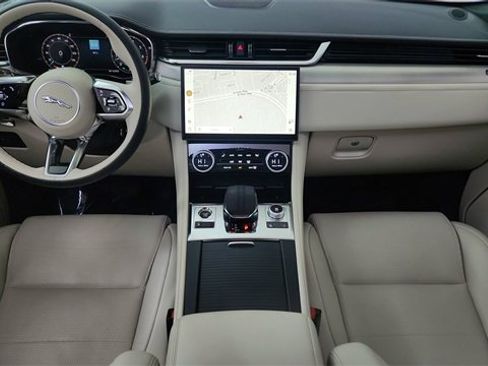 Used 2025 Jaguar F-PACE R-Dynamic S image 86