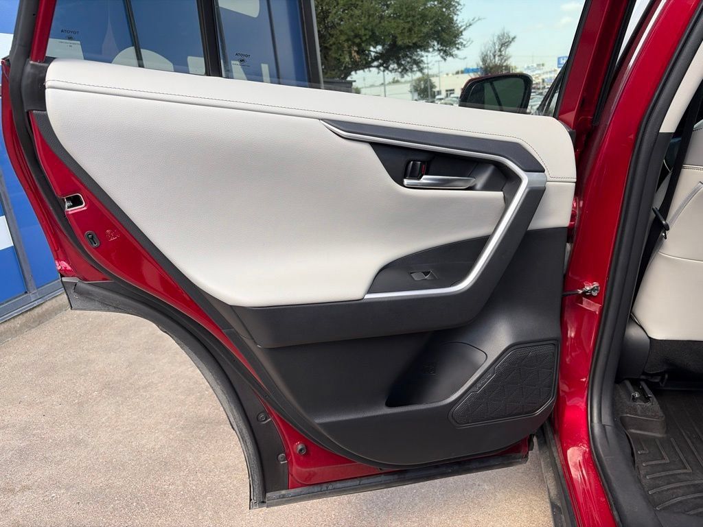 Used 2021 Toyota RAV4 Limited AWD/4WD image 16
