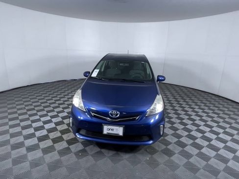 Used 2012 Toyota Prius V Three image 3