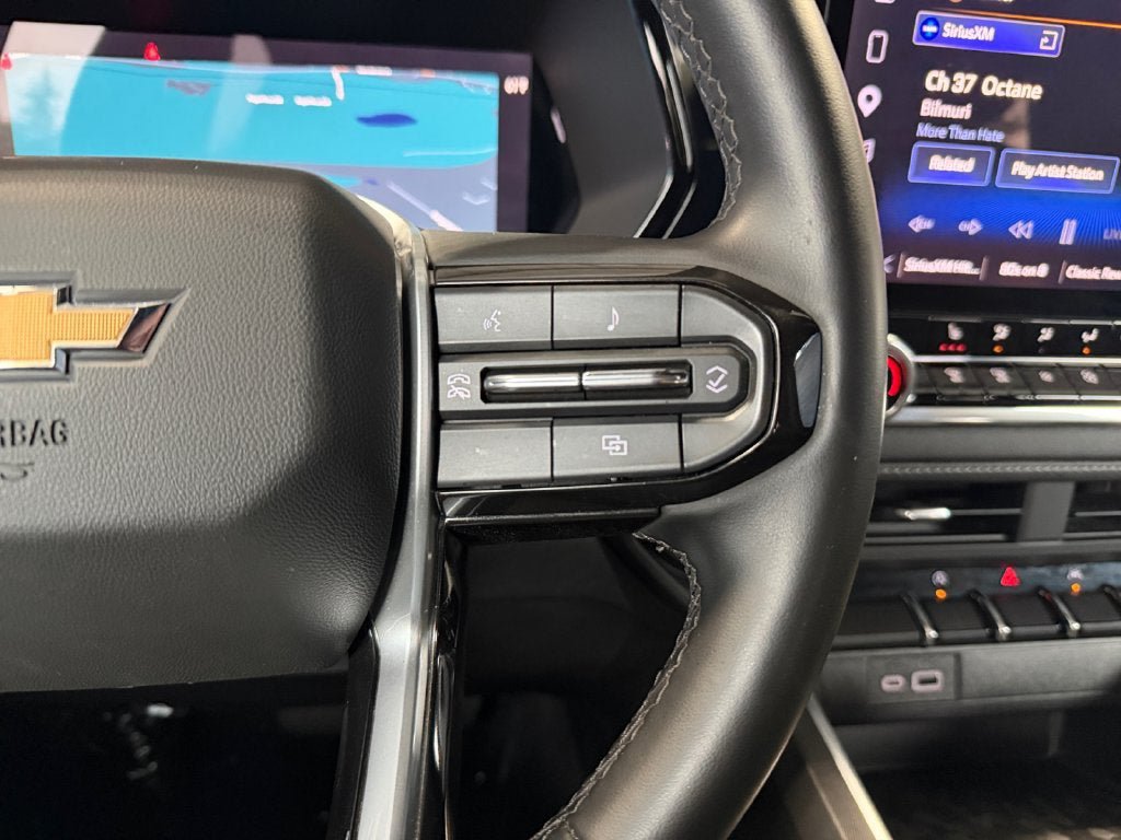 Used 2025 Chevrolet Colorado LT AWD/4WD image 17