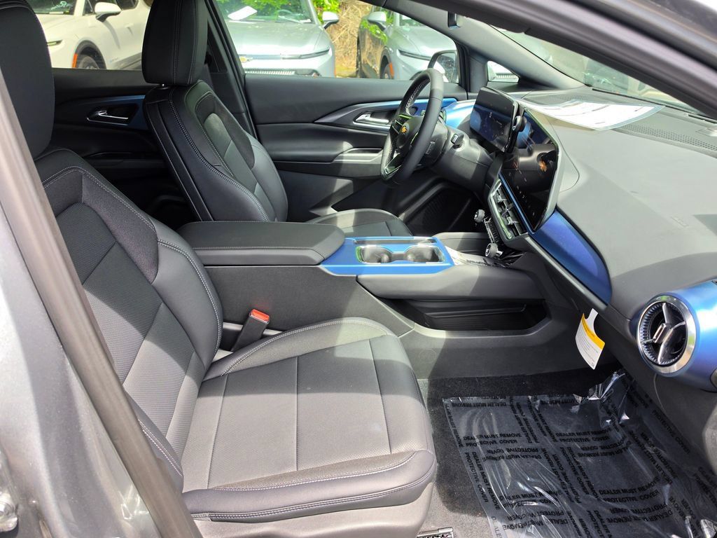 New 2026 Chevrolet Equinox EV LT AWD/4WD image 10