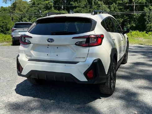 Used 2024 Subaru Crosstrek 2.5i Limited AWD/4WD image 5