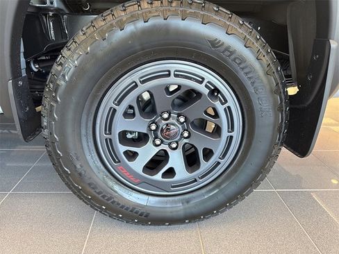 New 2025 Nissan Frontier PRO-4X w/ Pro Convenience Package image 9