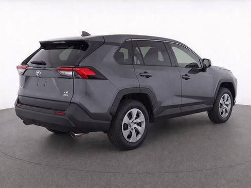Used 2022 Toyota RAV4 LE AWD/4WD image 4