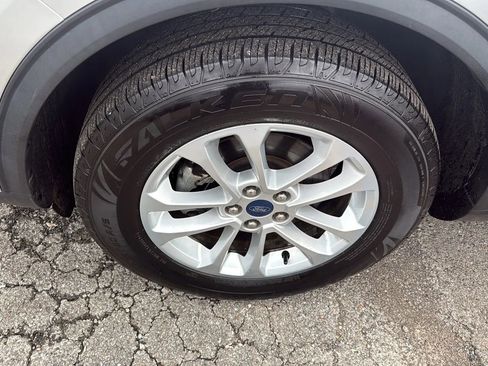 Used 2020 Ford Escape SE image 34