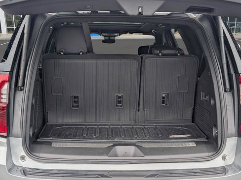 Used 2025 GMC Yukon Denali w/ Advanced Technology Package AWD/4WD image 10