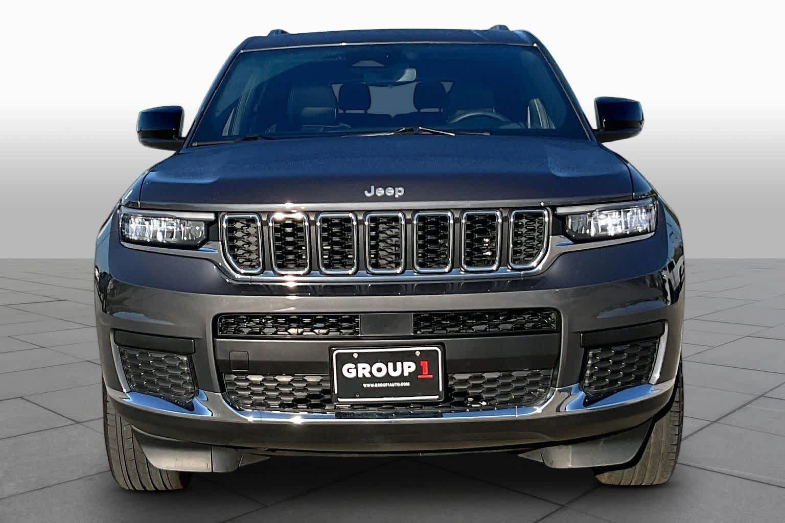Used 2024 Jeep Grand Cherokee L Laredo RWD image 4