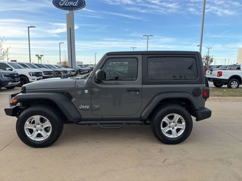 Used 2020 Jeep Wrangler Sport S image 2
