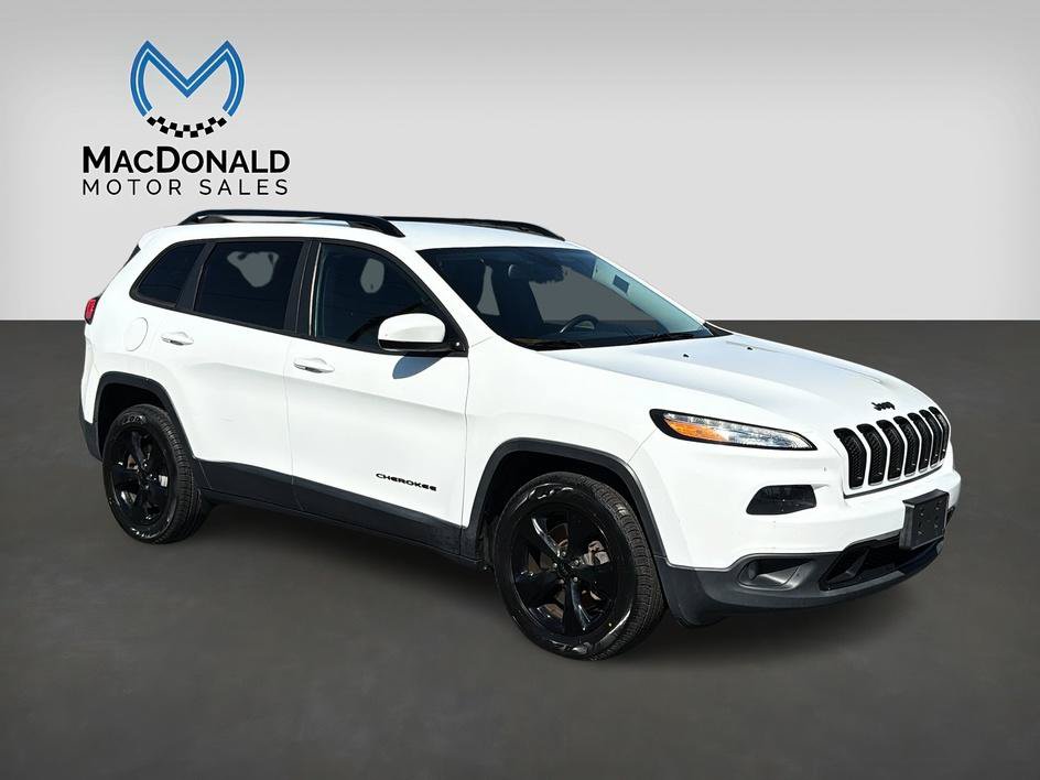 Used 2016 Jeep Cherokee Latitude w/ Cold Weather Group AWD/4WD image 2