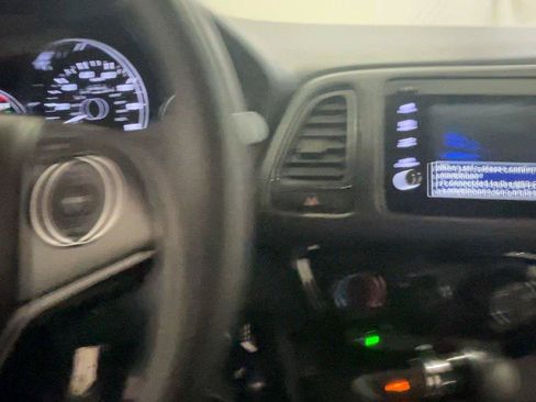 Used 2022 Honda HR-V Sport image 37