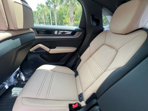 New 2025 Porsche Cayenne Coupe image 26