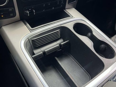 Used 2018 RAM 1500 SLT AWD/4WD image 21