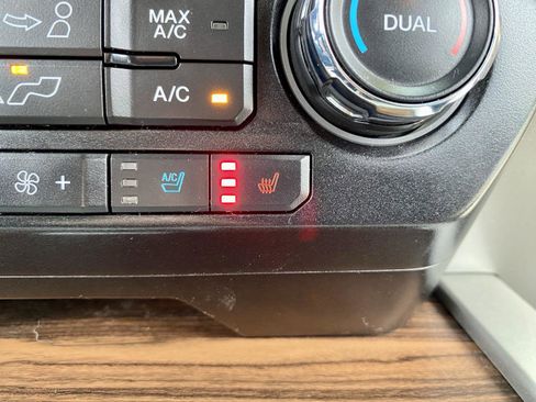 Used 2017 Ford F150 Lariat image 12