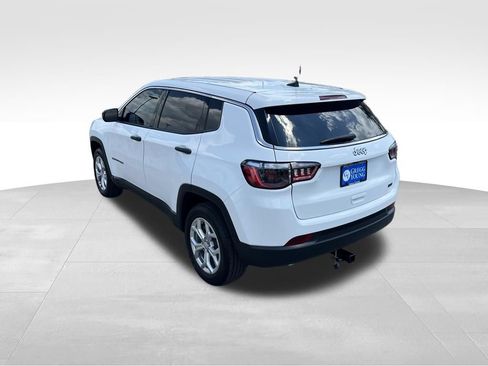 Used 2024 Jeep Compass Sport AWD/4WD image 4