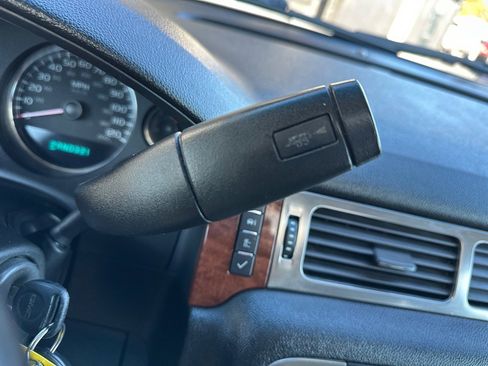 Used 2007 GMC Yukon XL SLT w/ SLT Preferred Equipment Group image 30