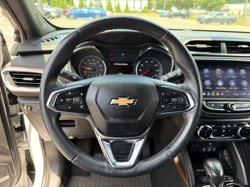 Used 2022 Chevrolet TrailBlazer ACTIV w/ Technology Package AWD/4WD image 16