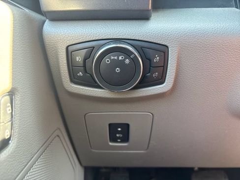 Used 2016 Ford F150 XLT w/ Equipment Group 302A Luxury AWD/4WD image 30