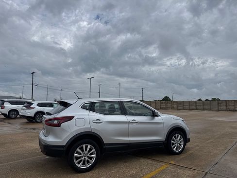 Used 2022 Nissan Rogue Sport S FWD image 22