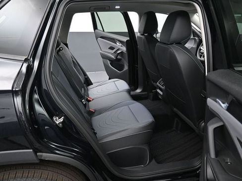 New 2026 Volkswagen Tiguan SE image 13