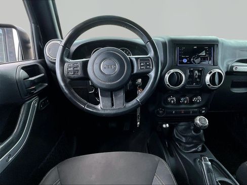 Used 2017 Jeep Wrangler Unlimited Sahara w/ Connectivity Group AWD/4WD image 8