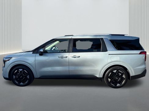 Used 2025 Kia Carnival EX image 7