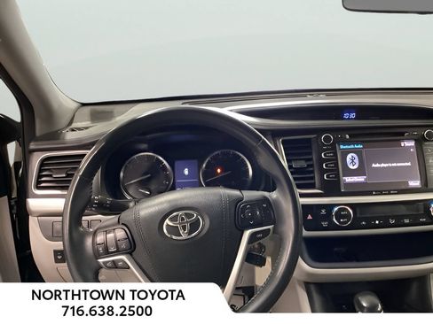 Used 2016 Toyota Highlander Plus AWD/4WD image 10