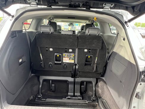 Used 2021 Toyota Sienna XLE FWD image 34