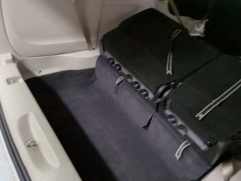 Used 2022 Chrysler Voyager LX image 17