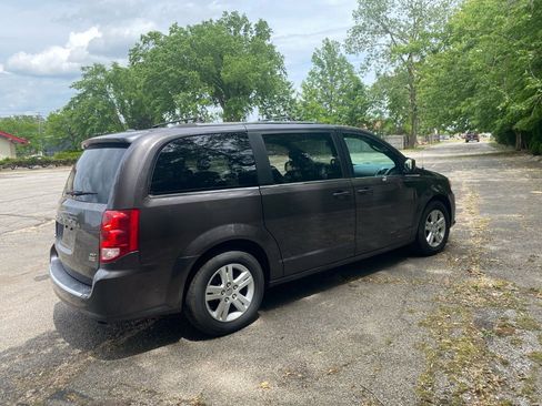 Used 2019 Dodge Grand Caravan SXT FWD image 5