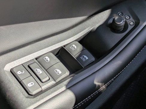 New 2025 Jeep Grand Cherokee Limited w/ Black Appearance Package image 21