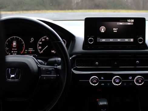 Used 2022 Honda Civic Sport image 17