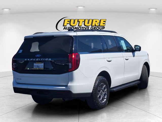Used 2025 Ford Expedition Active AWD/4WD image 4