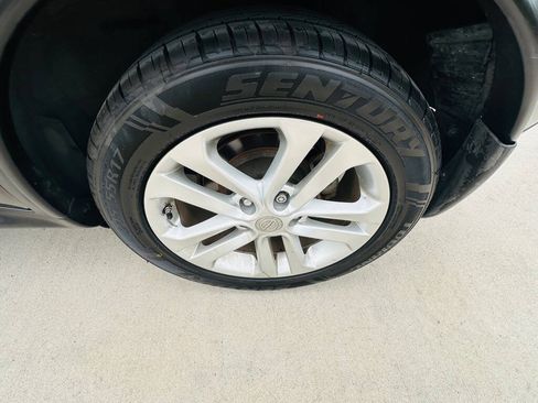 Used 2013 Nissan Juke SV FWD image 26