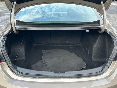 Used 2023 Chevrolet Malibu LT image 6